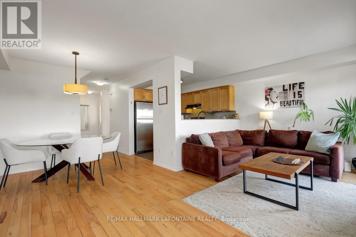 442 Wisteria Crescent, Ottawa, Ontario  K1V 0P1 - Photo 8 - X12832316