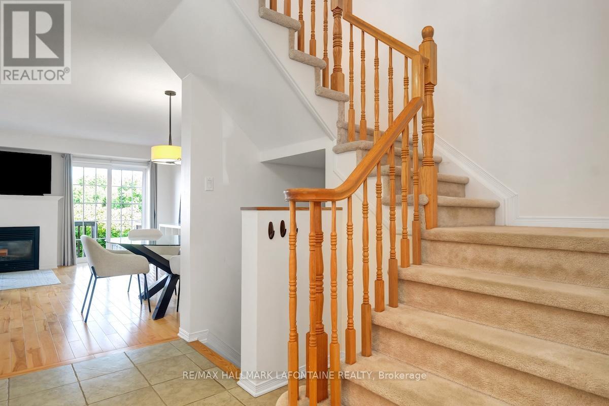 442 Wisteria Crescent, Ottawa, Ontario  K1V 0P1 - Photo 3 - X12832316