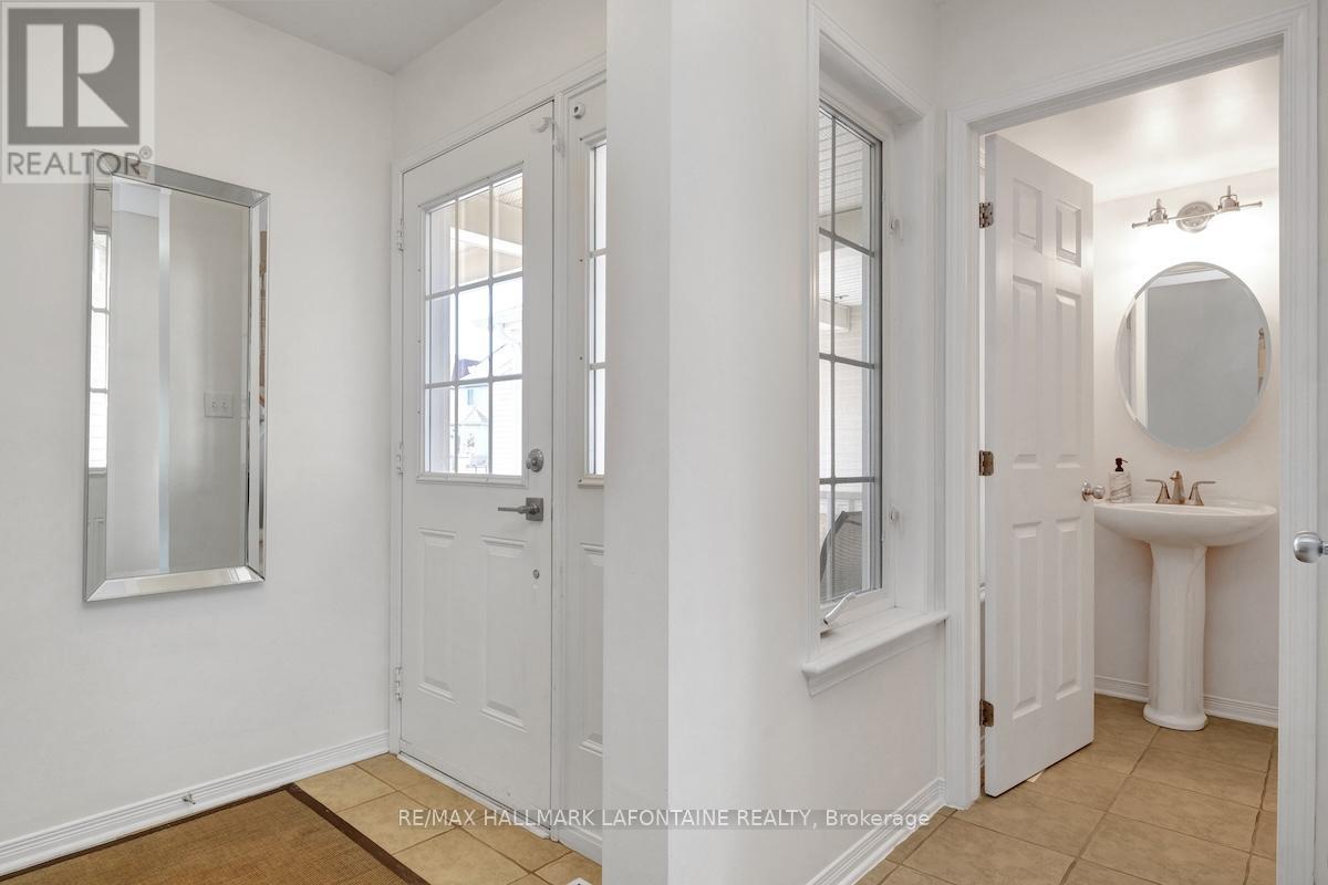 442 Wisteria Crescent, Ottawa, Ontario  K1V 0P1 - Photo 4 - X12832316