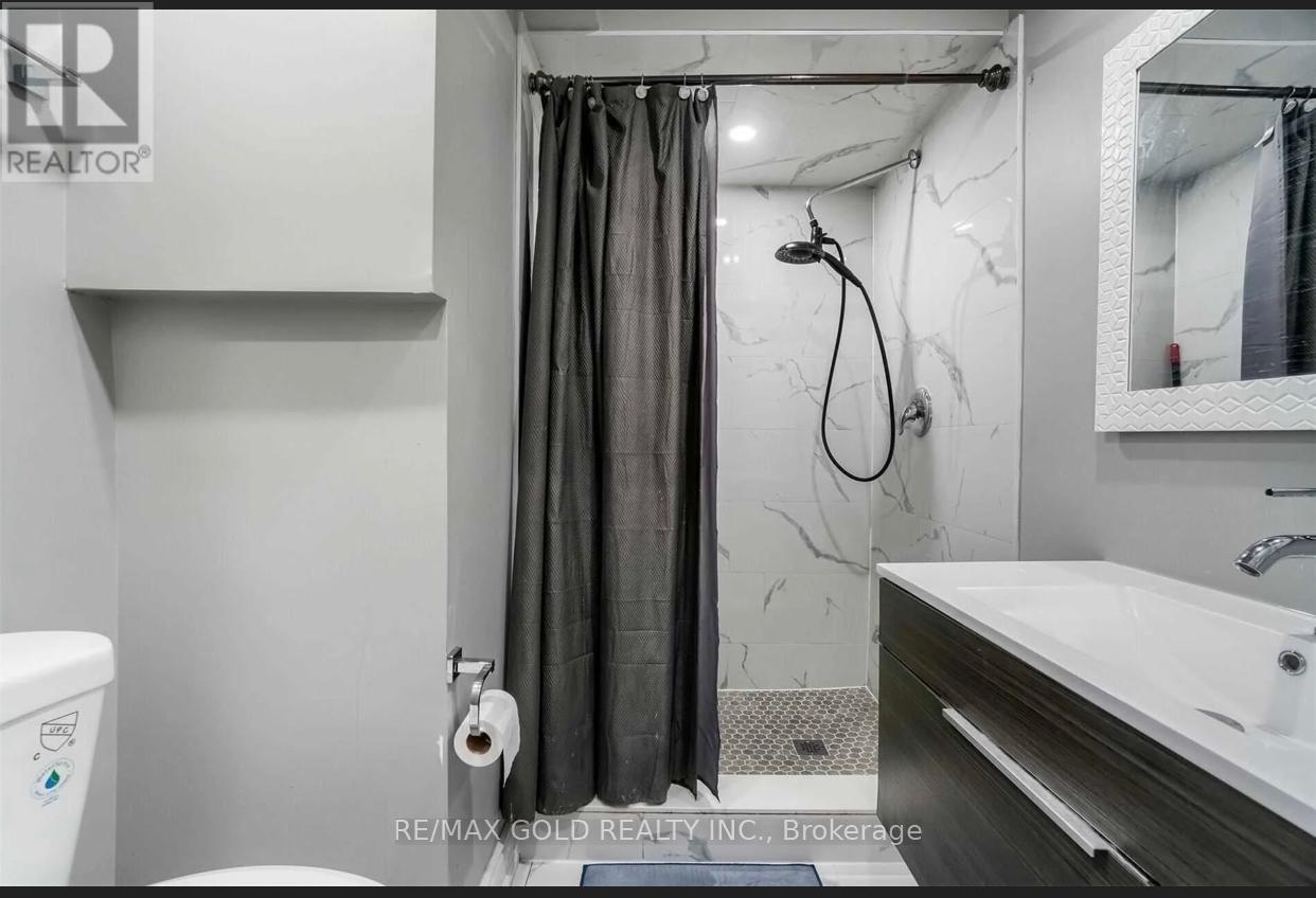 66 Zelda Road, Brampton, Ontario  L6R 0B6 - Photo 11 - W12956118