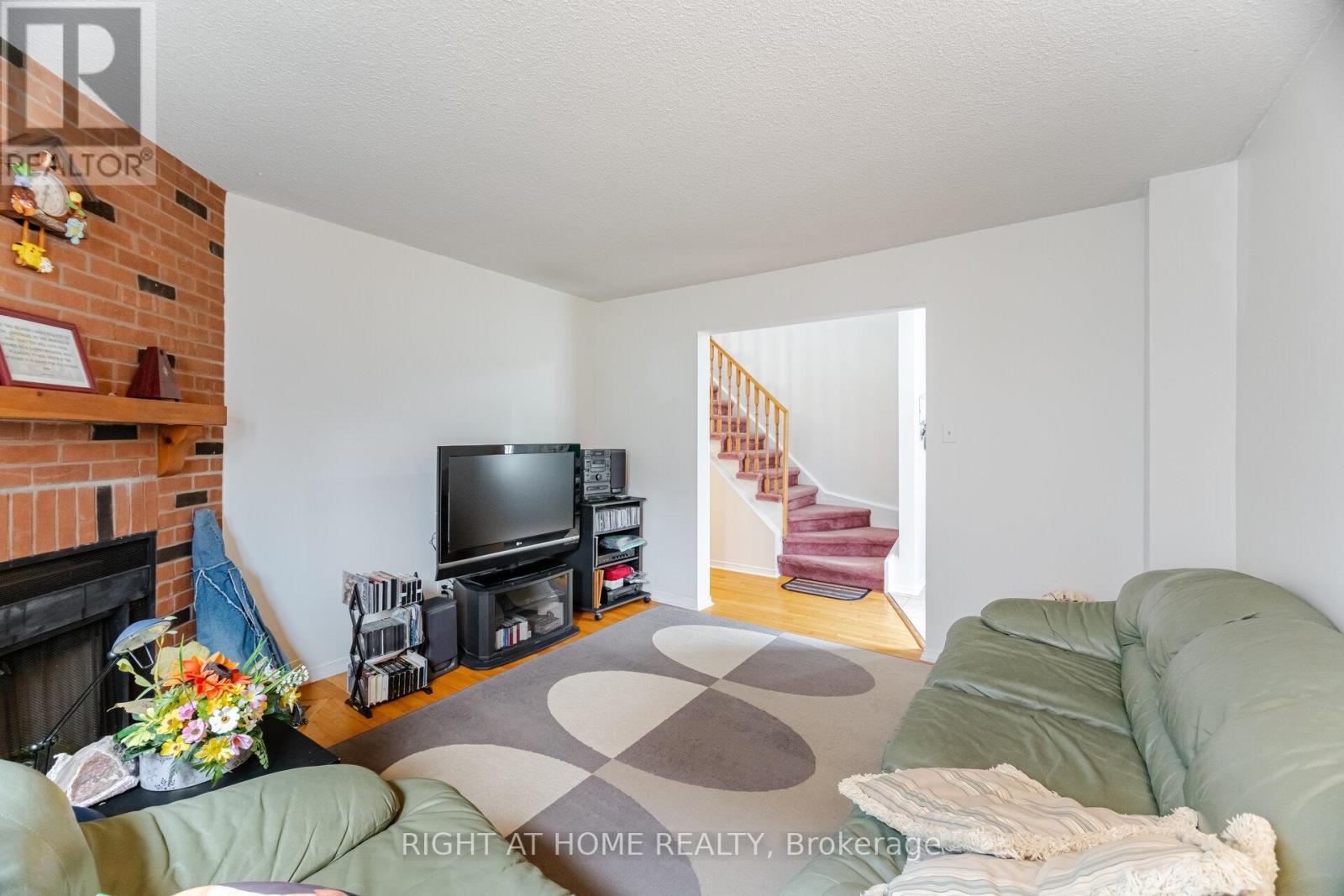 5253 Palomar Crescent, Mississauga, Ontario  L5R 2W8 - Photo 10 - W12956132