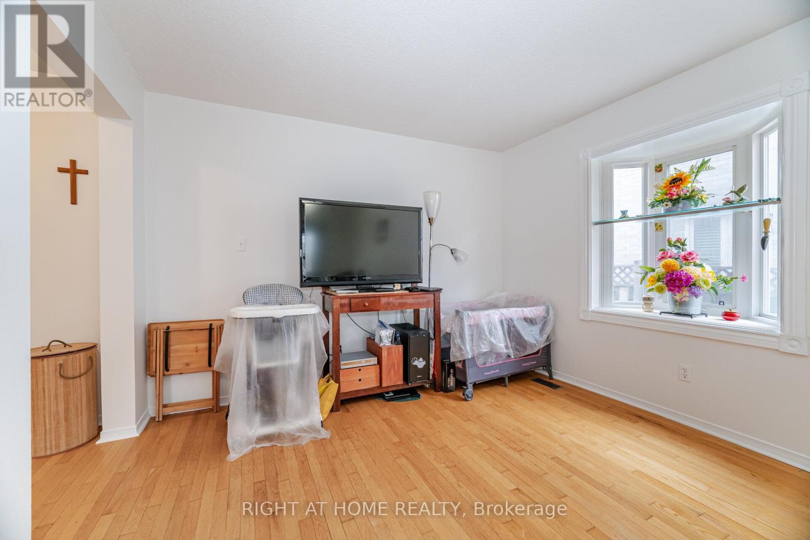 5253 Palomar Crescent, Mississauga, Ontario  L5R 2W8 - Photo 11 - W12956132