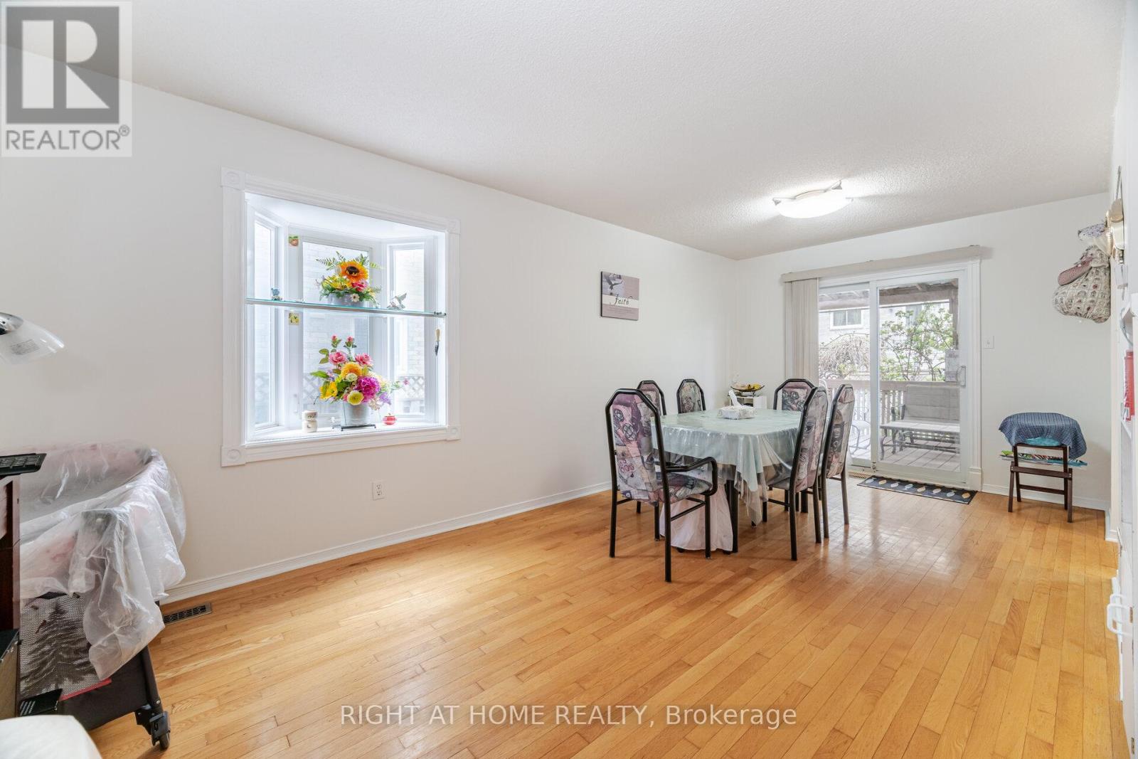 5253 Palomar Crescent, Mississauga, Ontario  L5R 2W8 - Photo 12 - W12956132