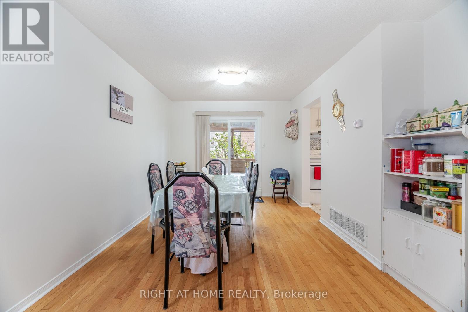 5253 Palomar Crescent, Mississauga, Ontario  L5R 2W8 - Photo 13 - W12956132