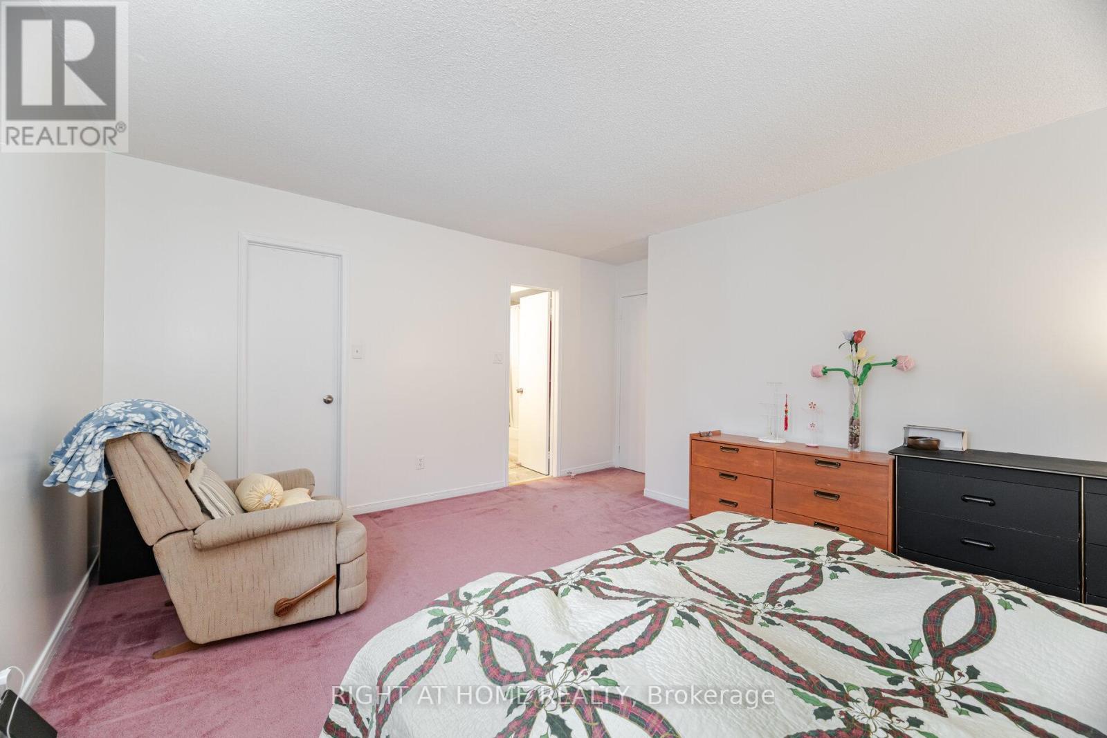 5253 Palomar Crescent, Mississauga, Ontario  L5R 2W8 - Photo 24 - W12956132