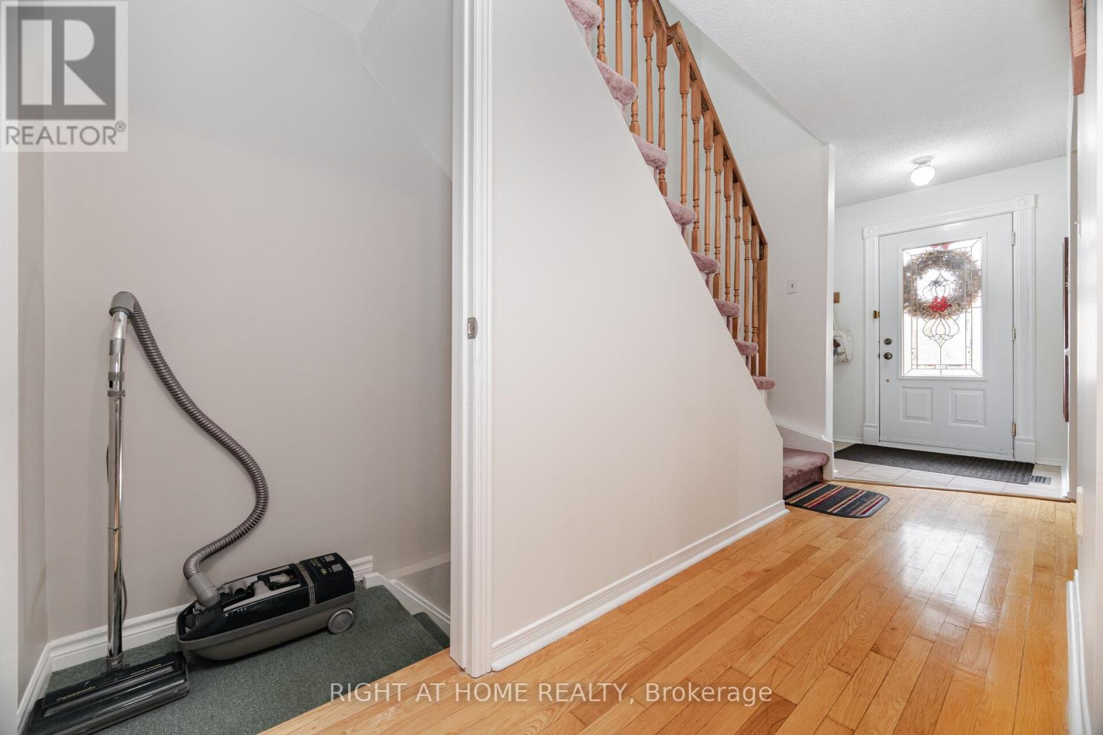 5253 Palomar Crescent, Mississauga, Ontario  L5R 2W8 - Photo 33 - W12956132