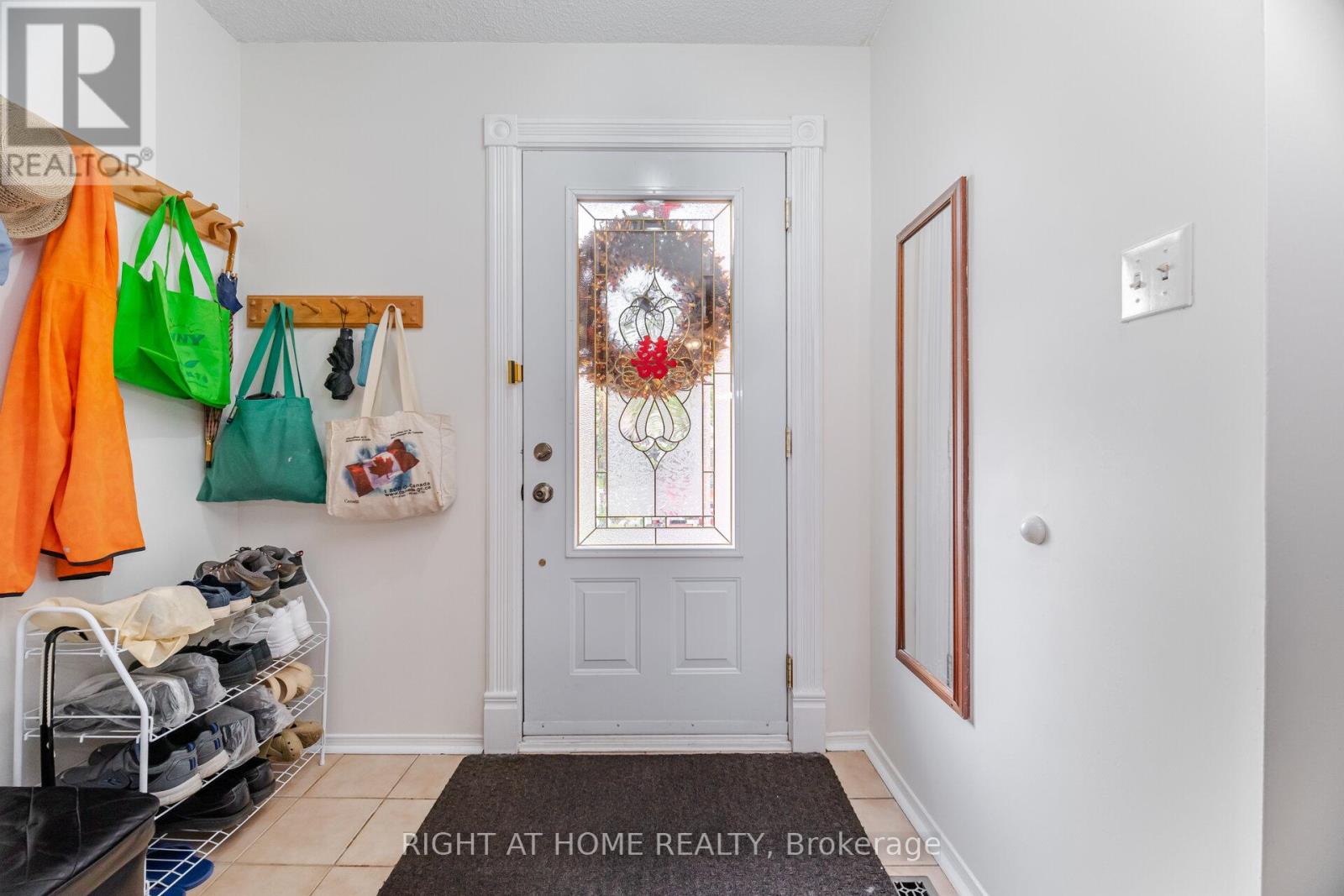 5253 Palomar Crescent, Mississauga, Ontario  L5R 2W8 - Photo 5 - W12956132