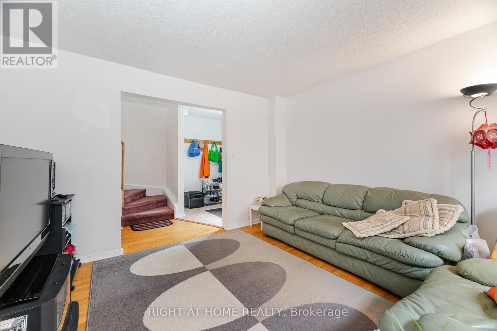 5253 Palomar Crescent, Mississauga, Ontario  L5R 2W8 - Photo 7 - W12956132