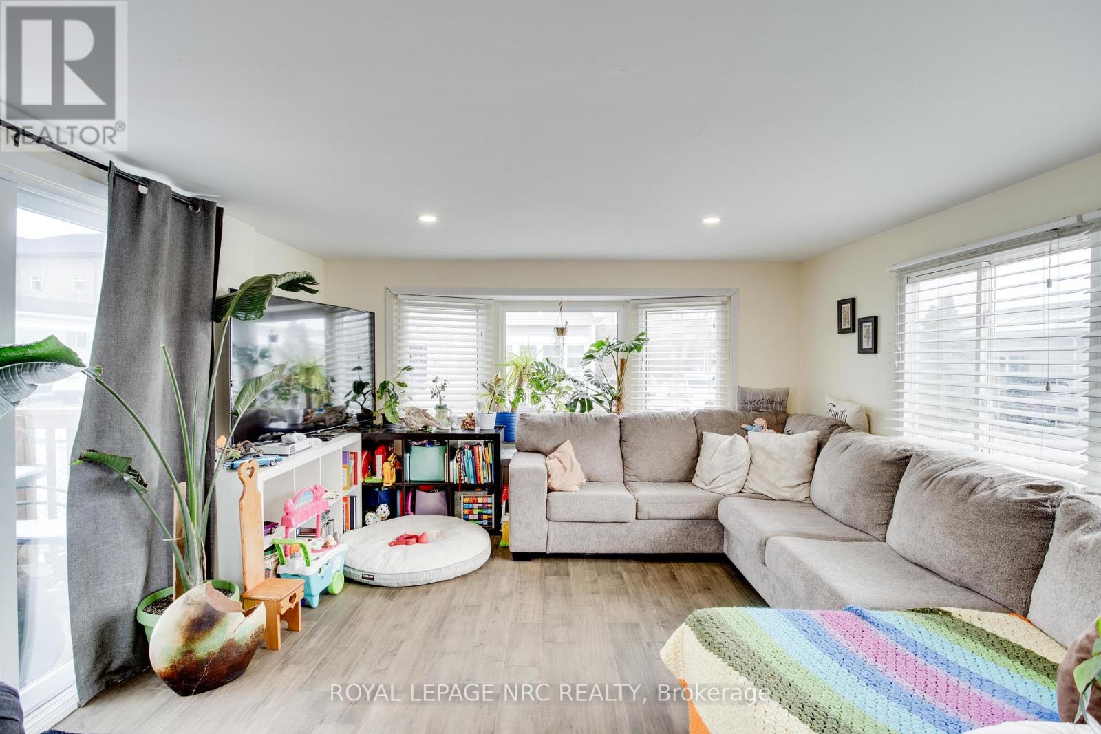 297 - 241 St. Paul Street, St. Catharines, Ontario  L2S 2E5 - Photo 8 - X12956100