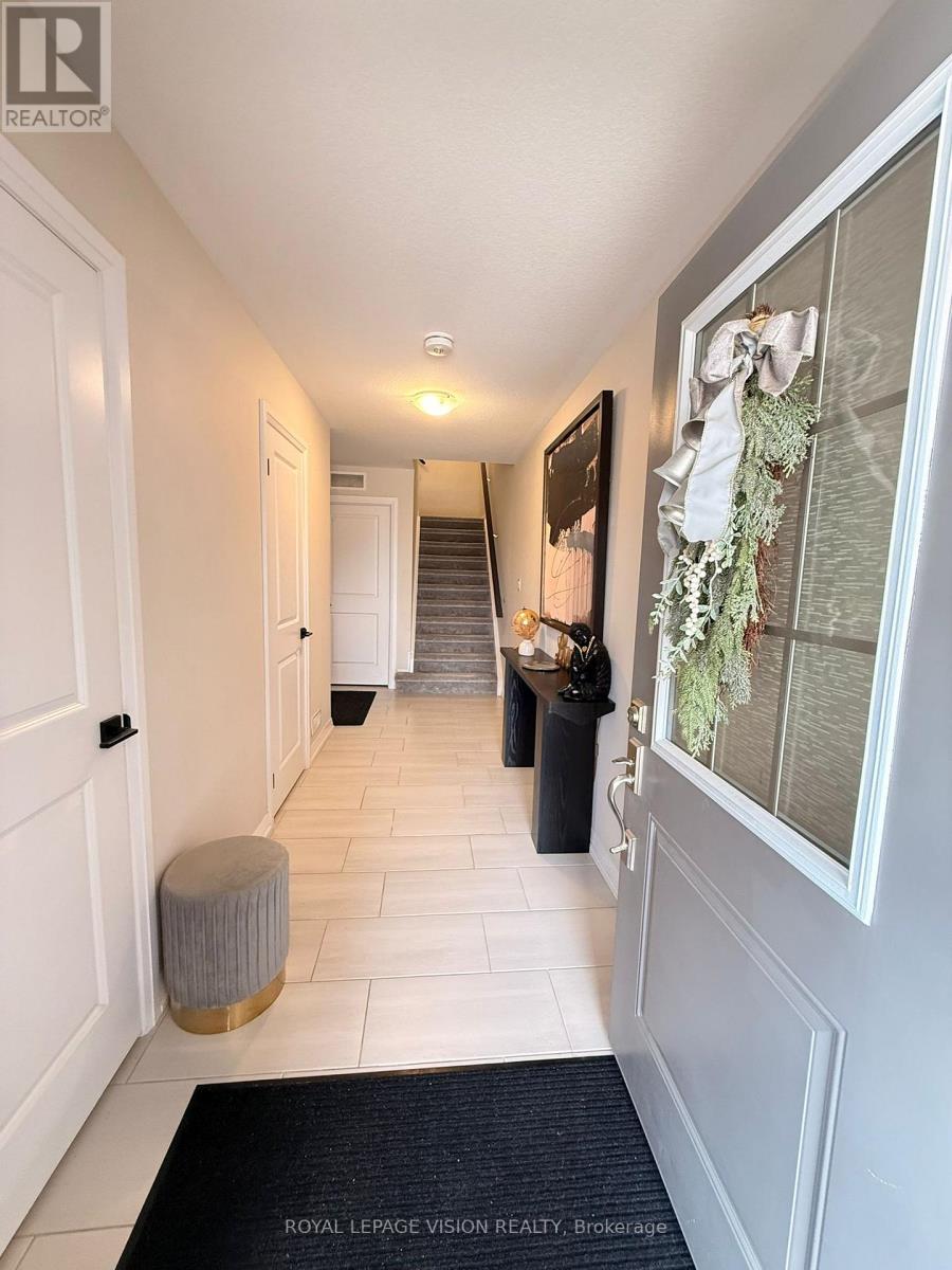 43 Bank Swallow Crescent, Kitchener, Ontario  N2P 0J7 - Photo 6 - X12956128