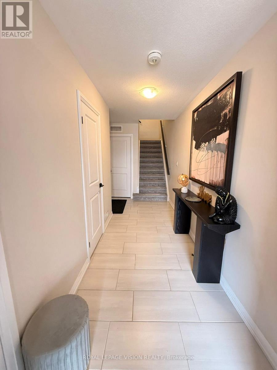 43 Bank Swallow Crescent, Kitchener, Ontario  N2P 0J7 - Photo 8 - X12956128