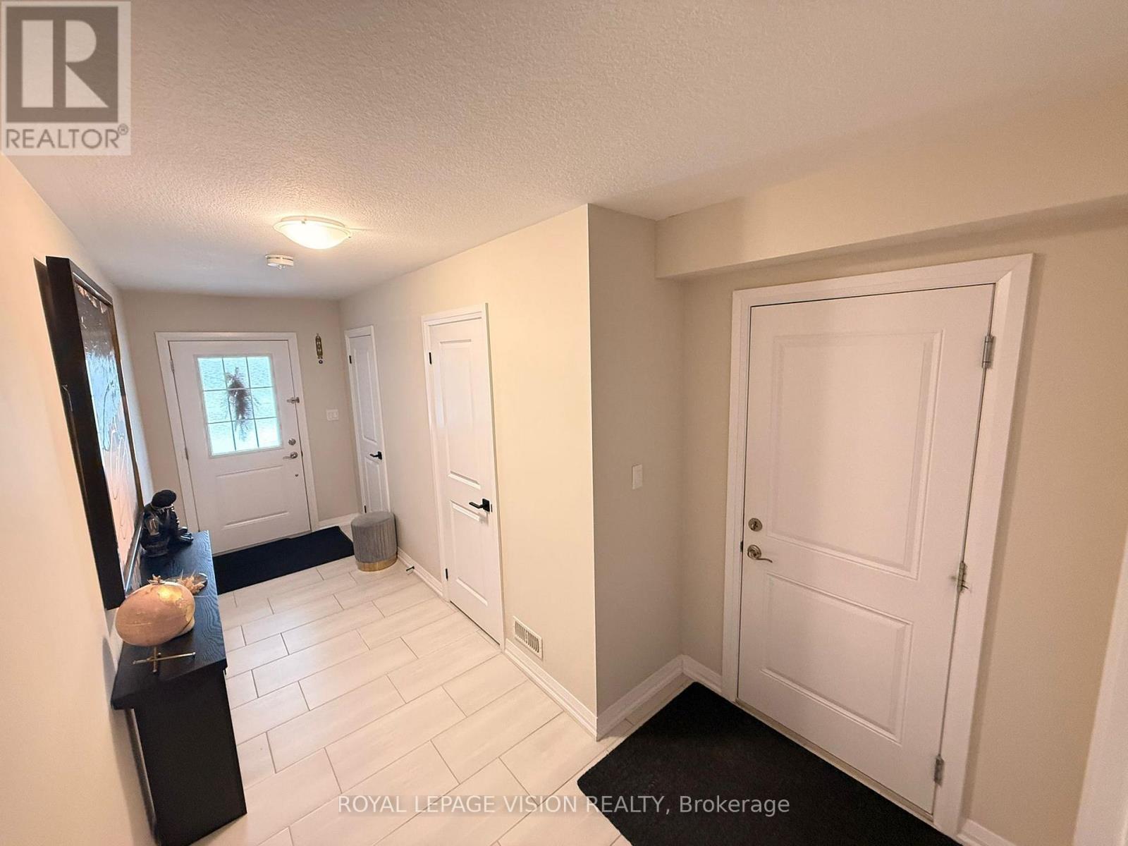 43 Bank Swallow Crescent, Kitchener, Ontario  N2P 0J7 - Photo 9 - X12956128