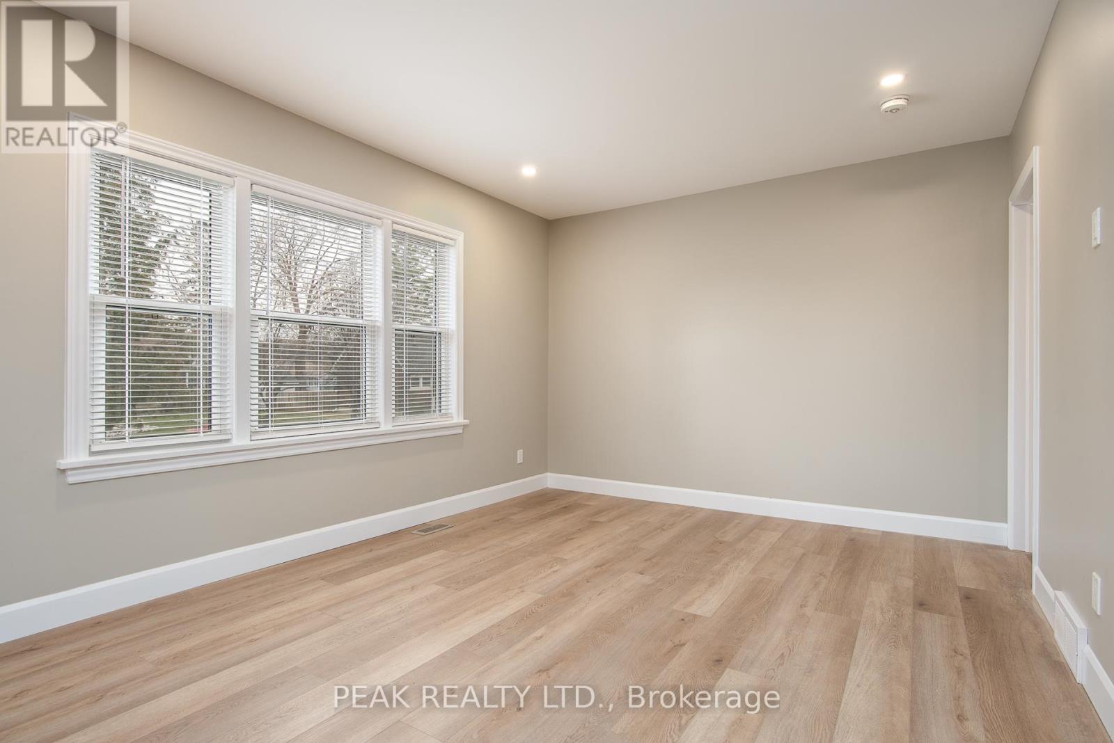 525 Courtland Avenue E, Kitchener, Ontario  N2G 2W9 - Photo 11 - X12956140