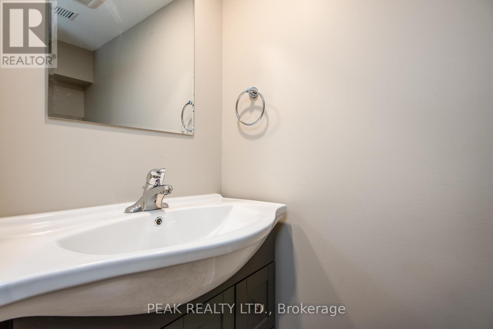 525 Courtland Avenue E, Kitchener, Ontario  N2G 2W9 - Photo 34 - X12956140