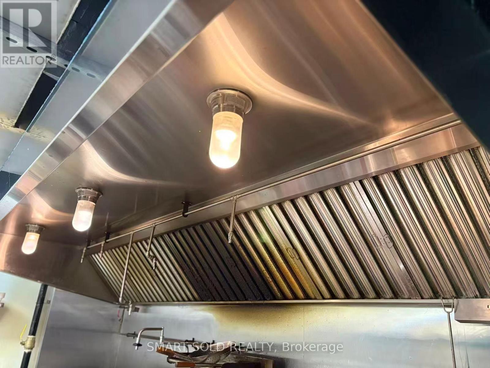 333 Spadina Avenue, Toronto, Ontario  M5T 2E9 - Photo 10 - C12954788