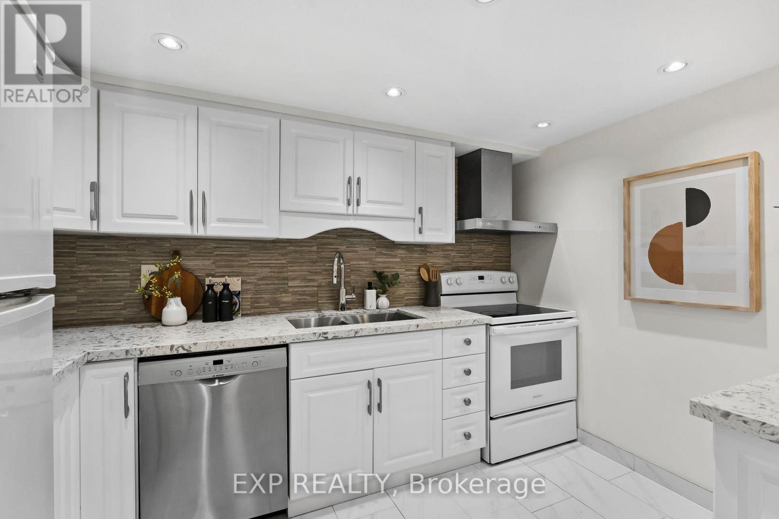 707 - 25 Fairview Road W, Mississauga, Ontario  L5B 3Y8 - Photo 8 - W12950262