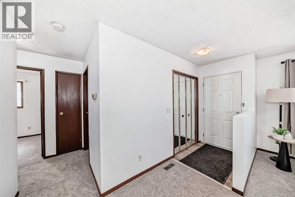 6735 Temple Drive NE, Calgary, Alberta  T1Y 5S1 - Photo 3 - A2295031