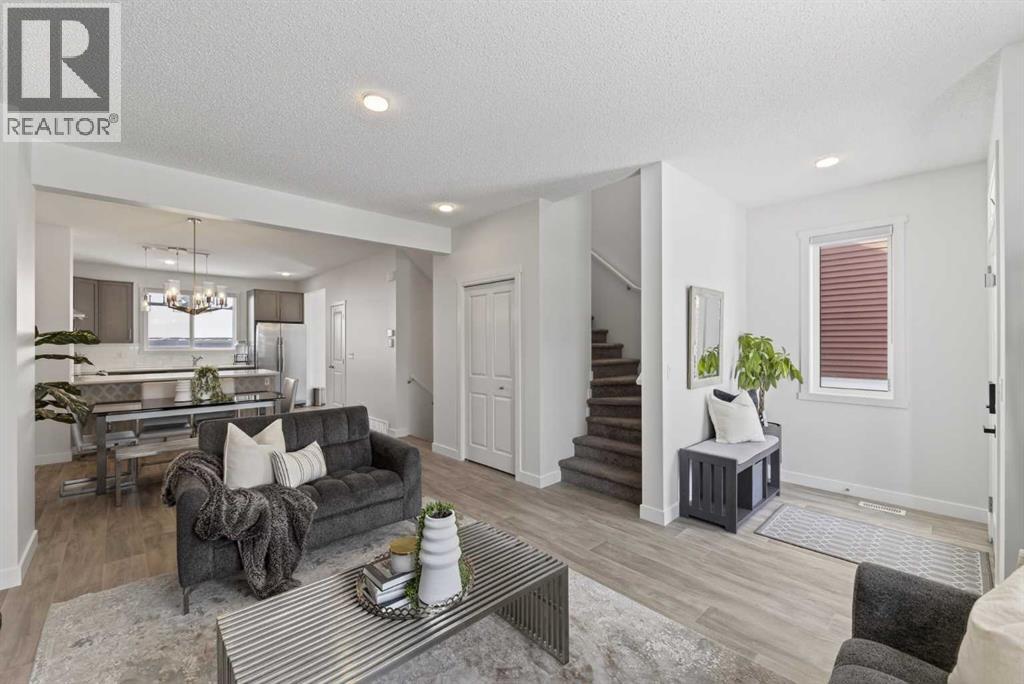 29 Carringvue Way NW, Calgary, Alberta  T3P 1K9 - Photo 6 - A2298221