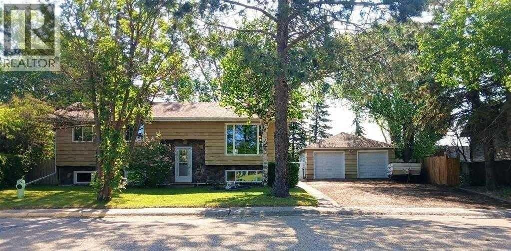 3808 49a Avenue, Innisfail, Alberta  T4G 1J2 - Photo 1 - A2298948