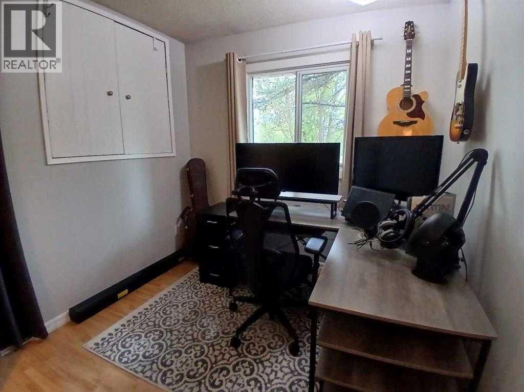 3808 49a Avenue, Innisfail, Alberta  T4G 1J2 - Photo 15 - A2298948