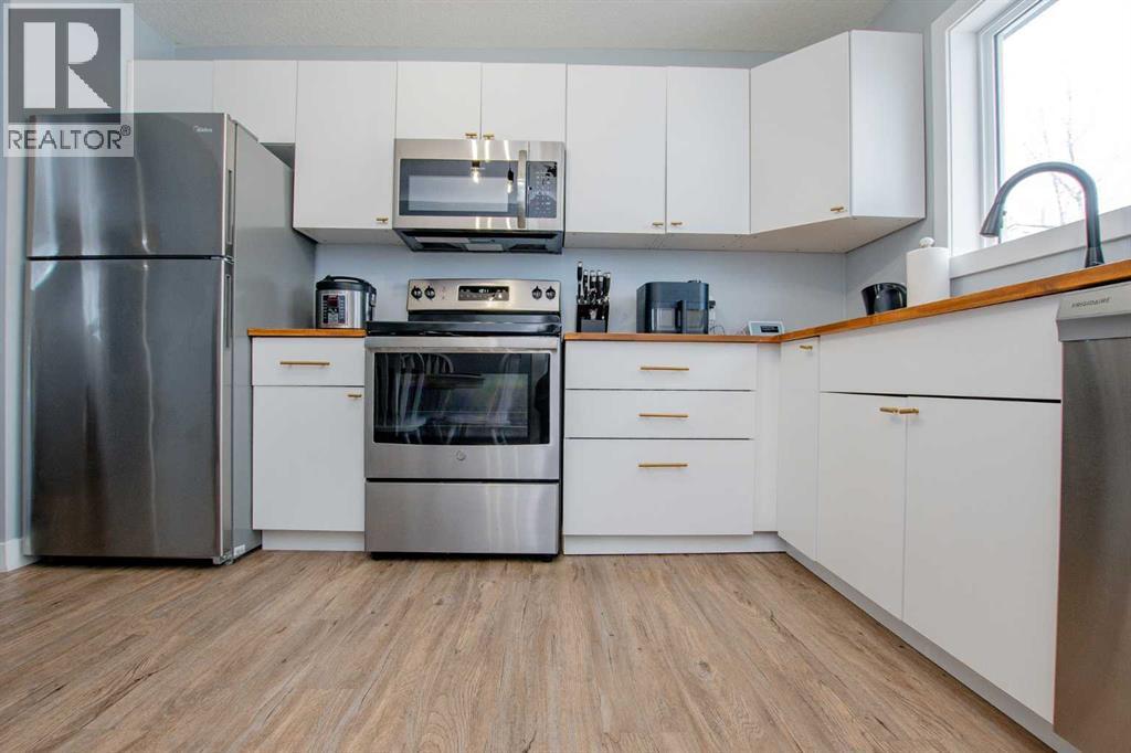 10518 102 Avenue, Grande Prairie, Alberta  T8V 1A4 - Photo 9 - A2298235