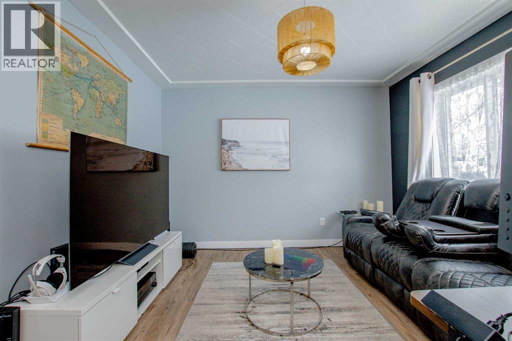 10518 102 Avenue, Grande Prairie, Alberta  T8V 1A4 - Photo 4 - A2298235