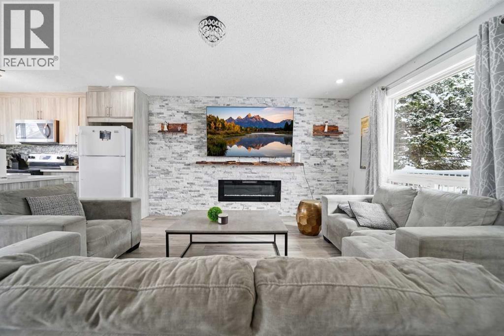 72 Falchurch Road NE, Calgary, Alberta  T3J 1J8 - Photo 4 - A2292792