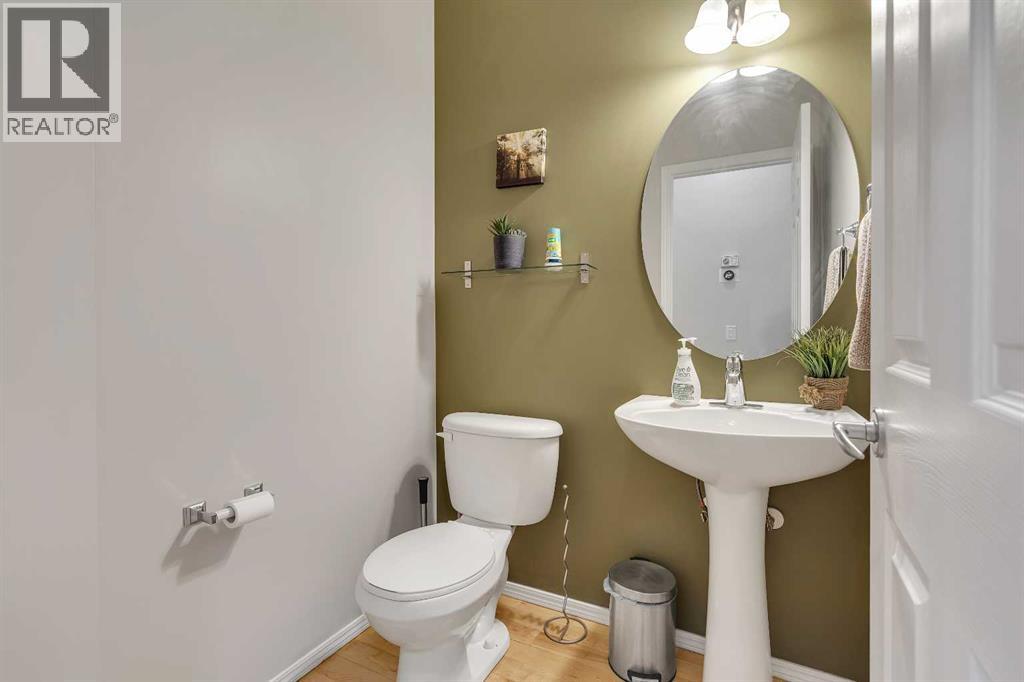 22 Tuscany Ravine Manor NW, Calgary, Alberta  T3L 2W9 - Photo 6 - A2296455