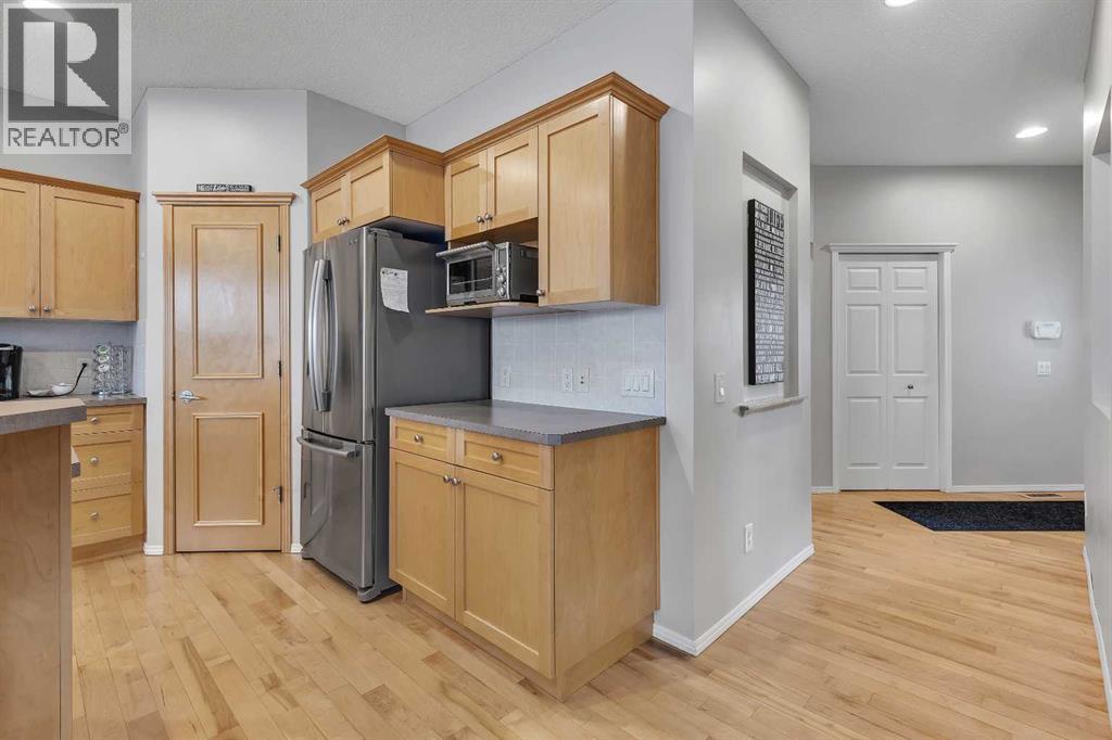 22 Tuscany Ravine Manor NW, Calgary, Alberta  T3L 2W9 - Photo 8 - A2296455