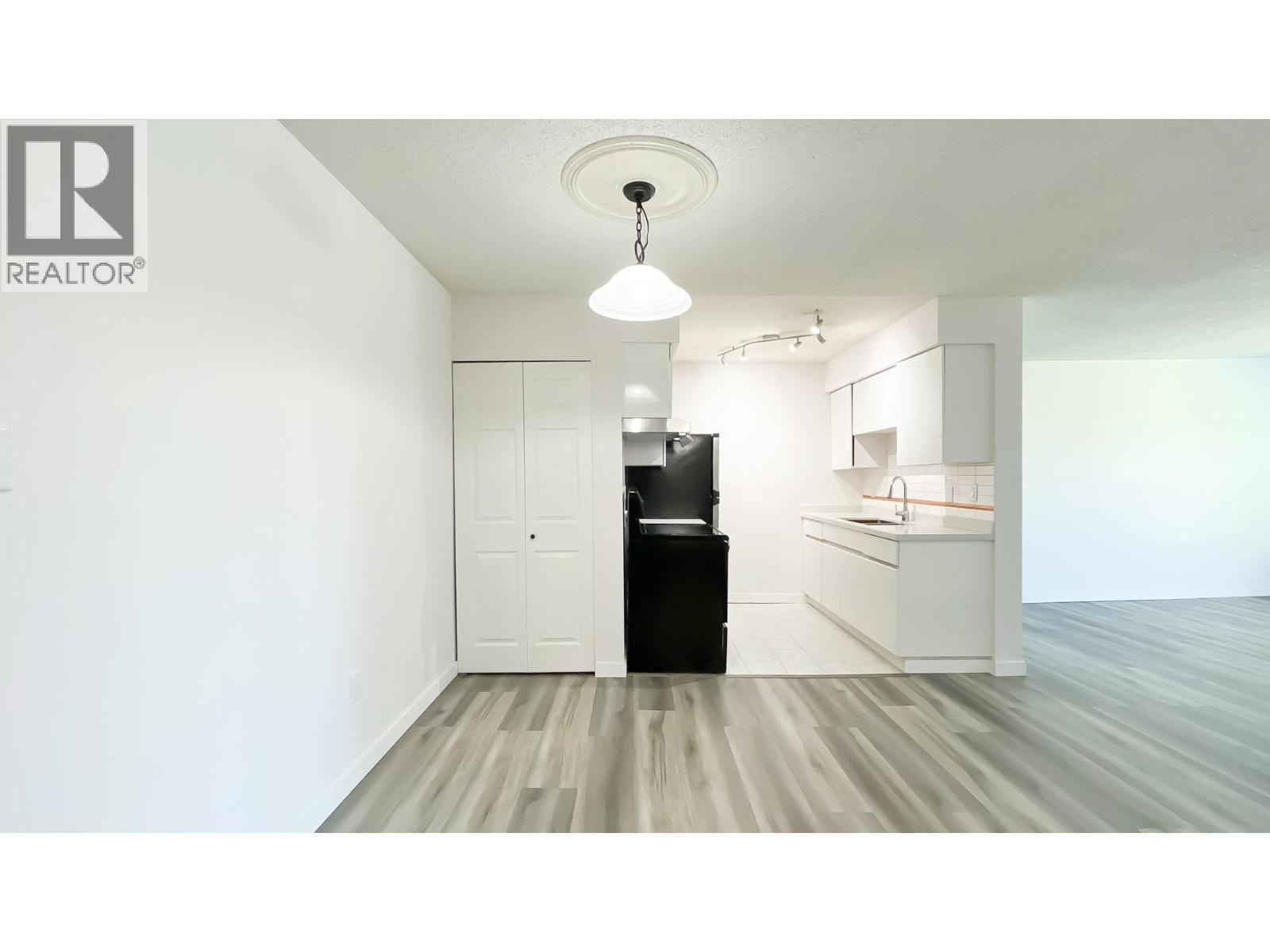 416 1945 Woodway Place, Burnaby, British Columbia  V5B 4S4 - Photo 5 - R3106366