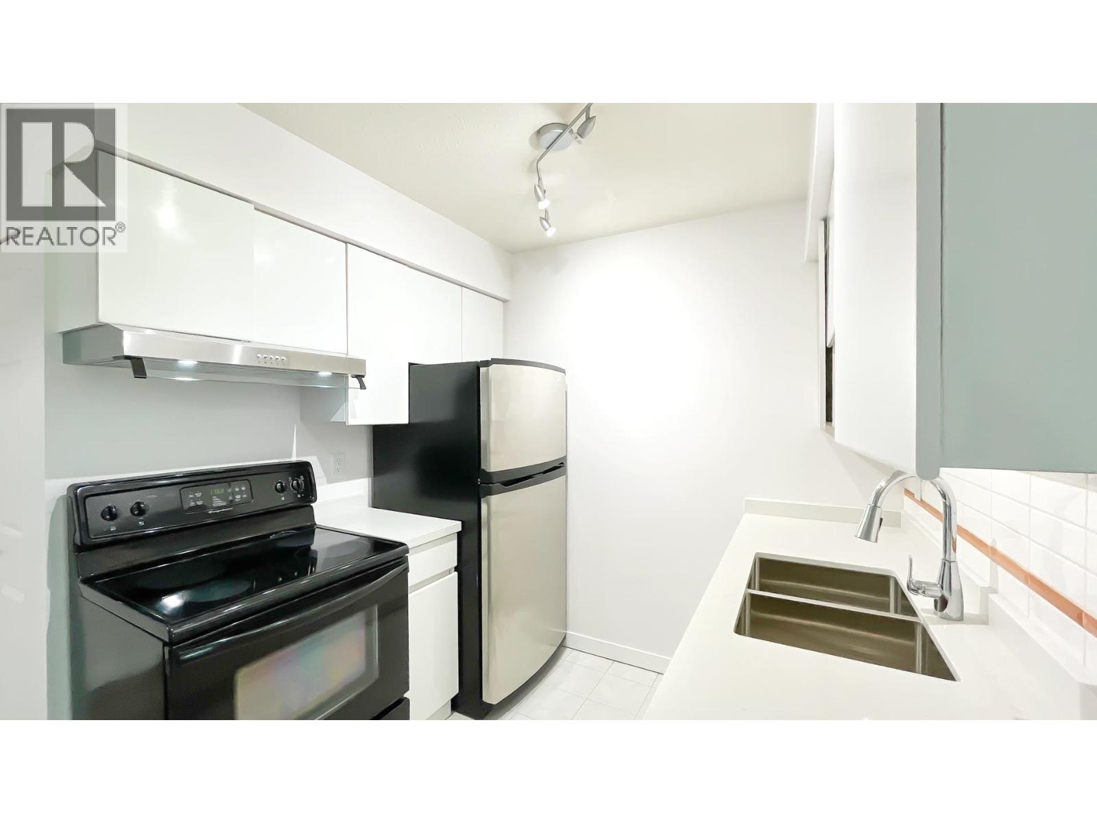 416 1945 Woodway Place, Burnaby, British Columbia  V5B 4S4 - Photo 8 - R3106366