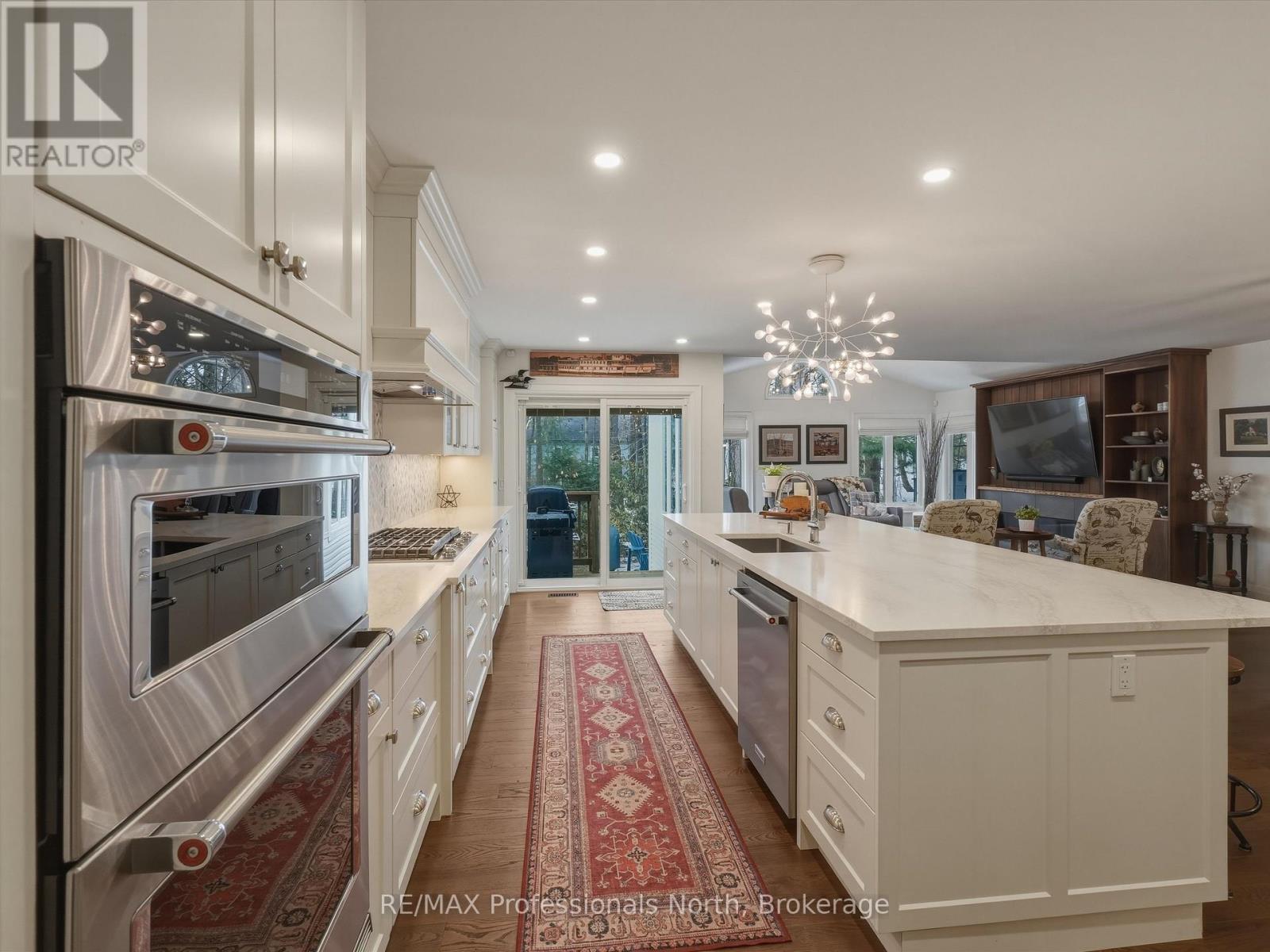 8 Woods Hollow, Gravenhurst, Ontario  P1P 1Y7 - Photo 10 - X12956154