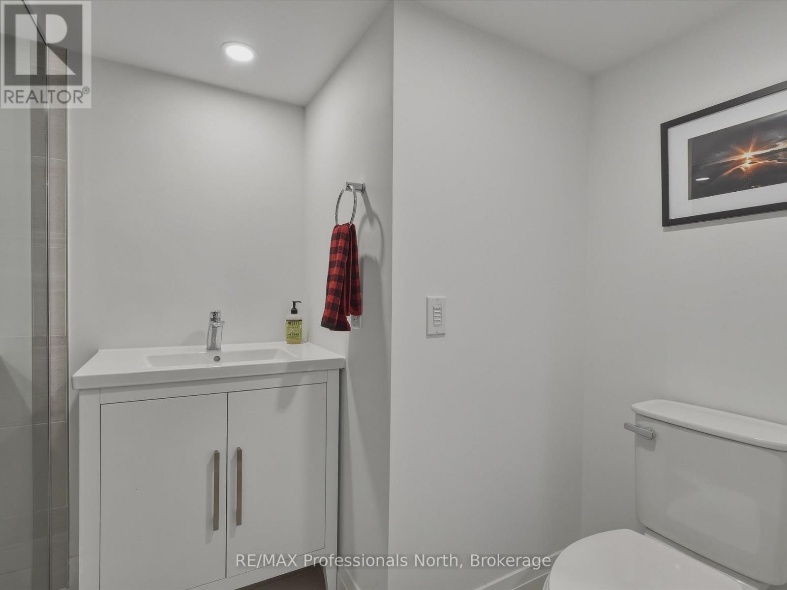 8 Woods Hollow, Gravenhurst, Ontario  P1P 1Y7 - Photo 27 - X12956154