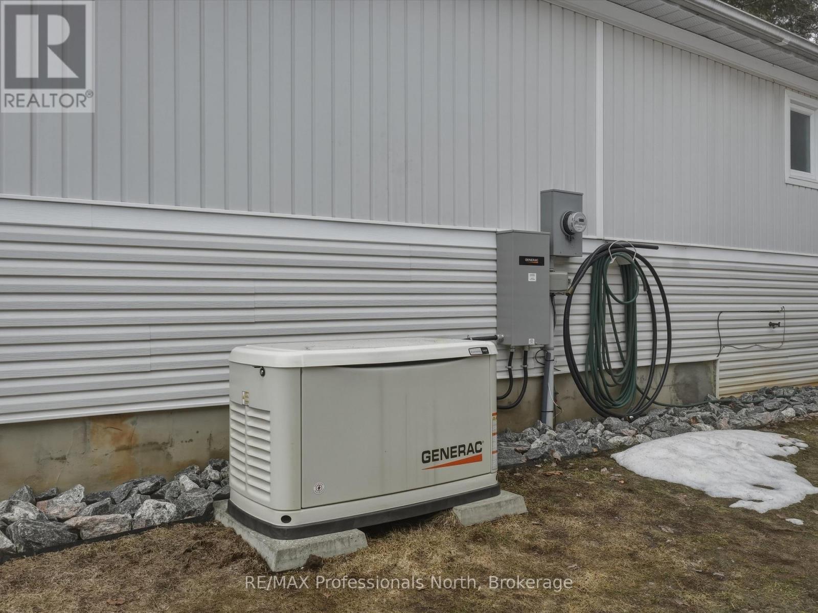 8 Woods Hollow, Gravenhurst, Ontario  P1P 1Y7 - Photo 38 - X12956154