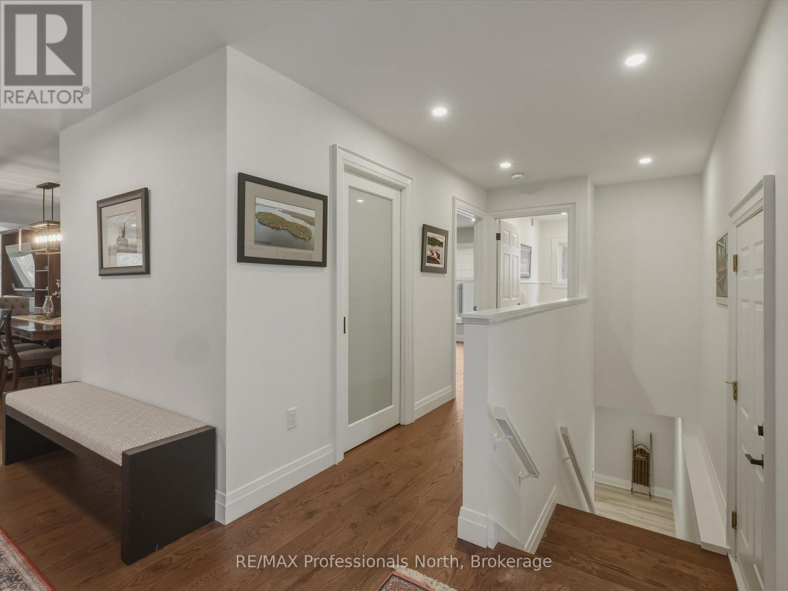 8 Woods Hollow, Gravenhurst, Ontario  P1P 1Y7 - Photo 4 - X12956154