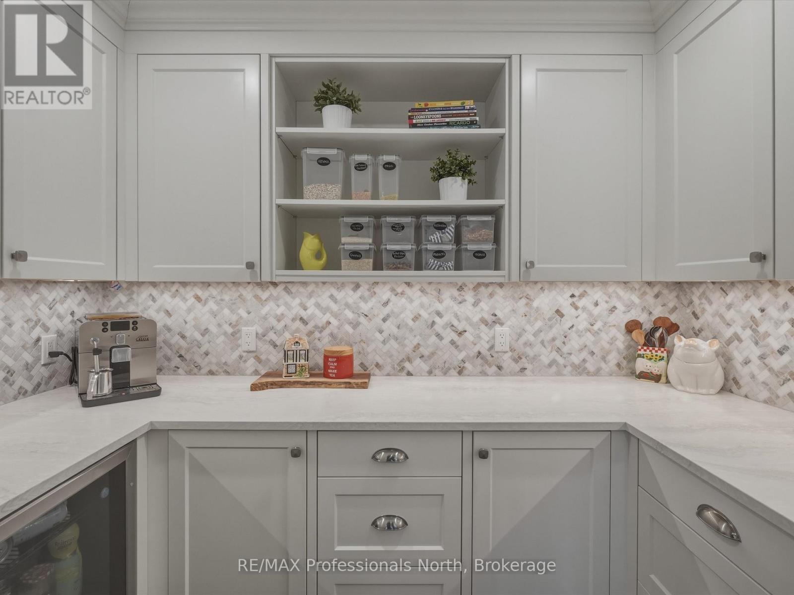 8 Woods Hollow, Gravenhurst, Ontario  P1P 1Y7 - Photo 7 - X12956154