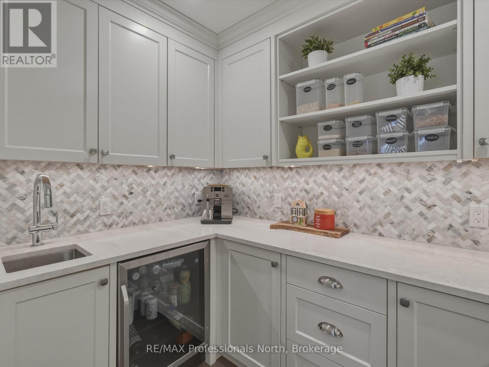 8 Woods Hollow, Gravenhurst, Ontario  P1P 1Y7 - Photo 8 - X12956154