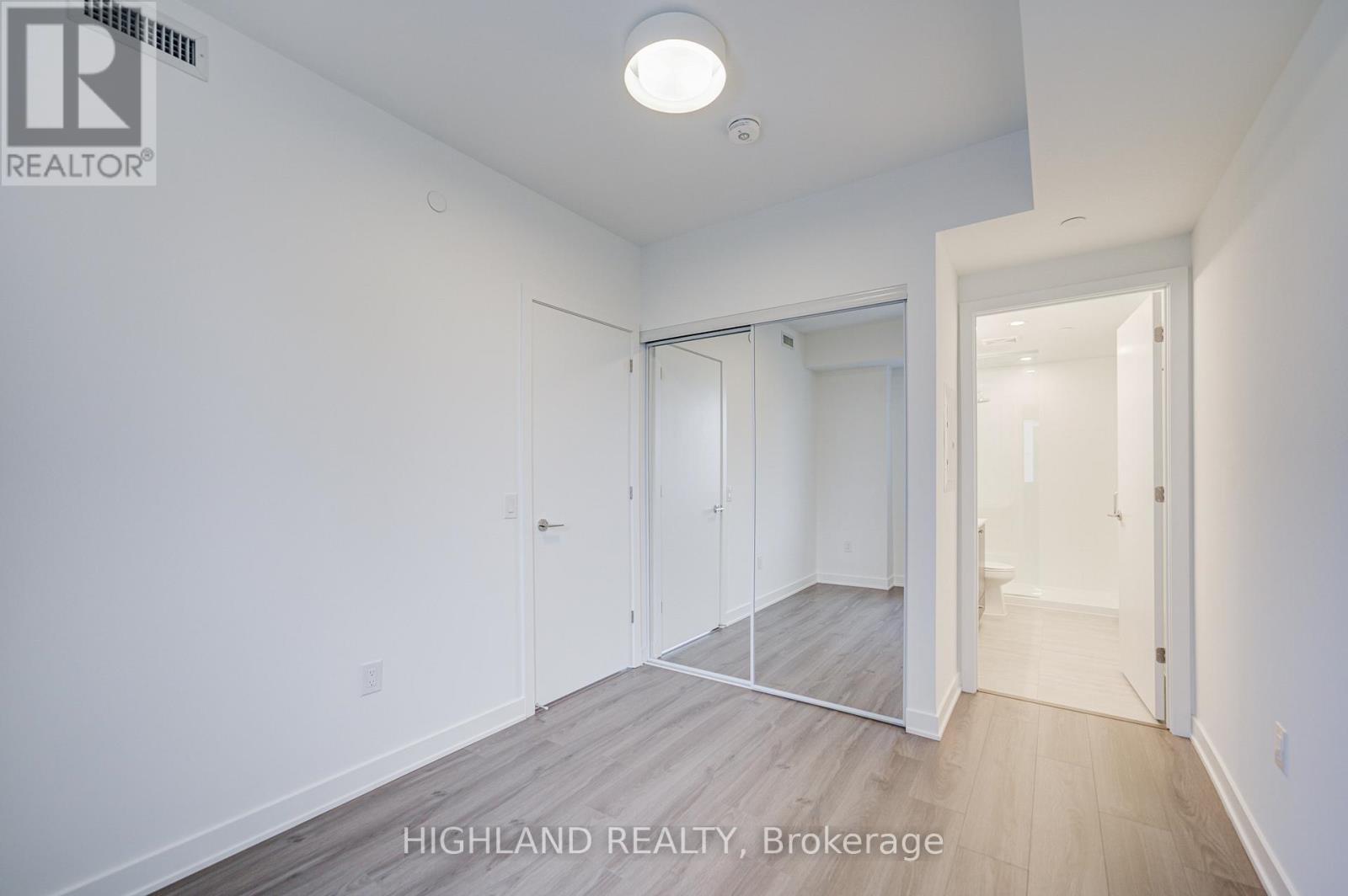 917 - 30 Dreamers Way, Toronto, Ontario  M5A 0Y7 - Photo 14 - C12956166