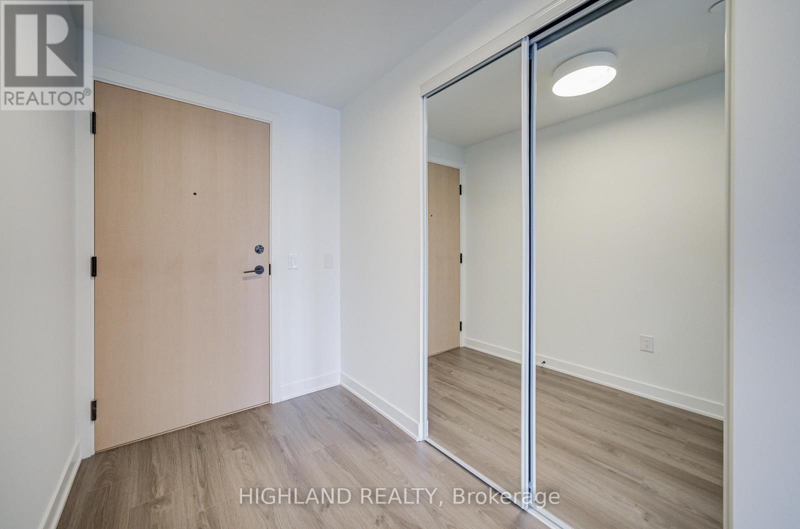 917 - 30 Dreamers Way, Toronto, Ontario  M5A 0Y7 - Photo 3 - C12956166