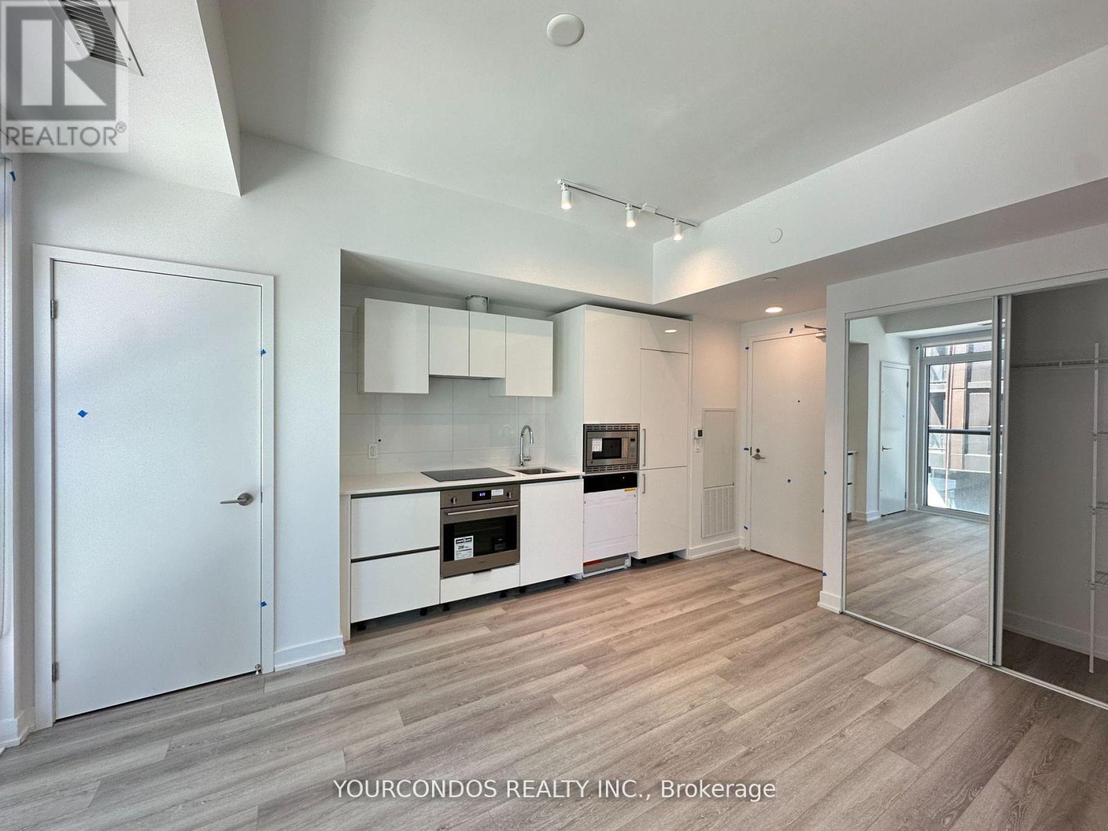 1518 - 121 St Patrick Street, Toronto, Ontario  M5T 0B8 - Photo 2 - C12956182