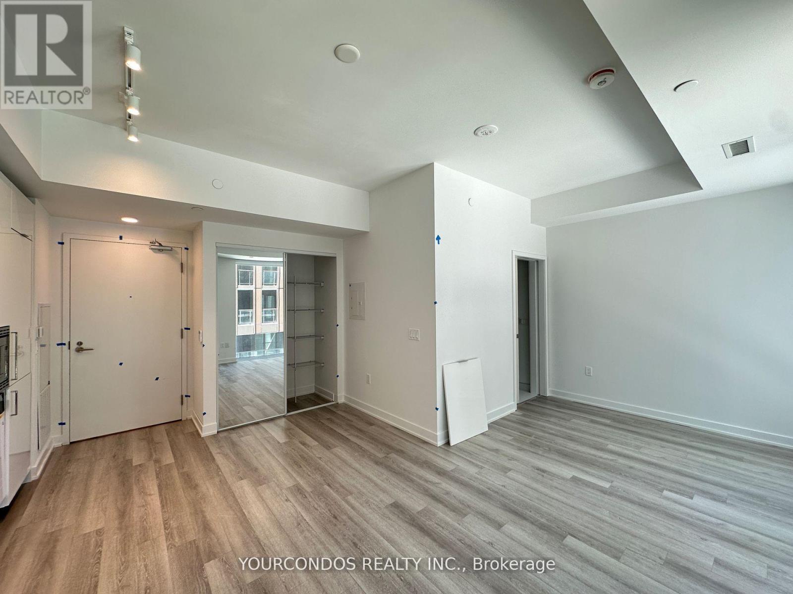 1518 - 121 St Patrick Street, Toronto, Ontario  M5T 0B8 - Photo 3 - C12956182