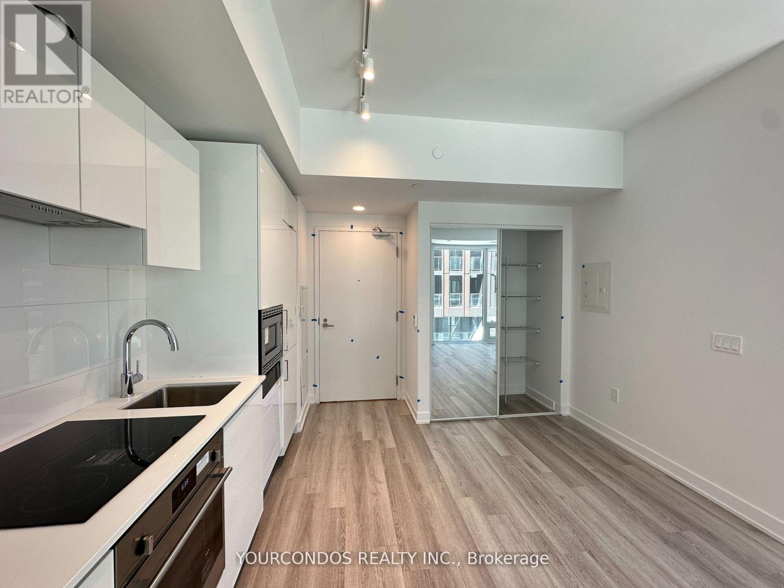 1518 - 121 St Patrick Street, Toronto, Ontario  M5T 0B8 - Photo 5 - C12956182