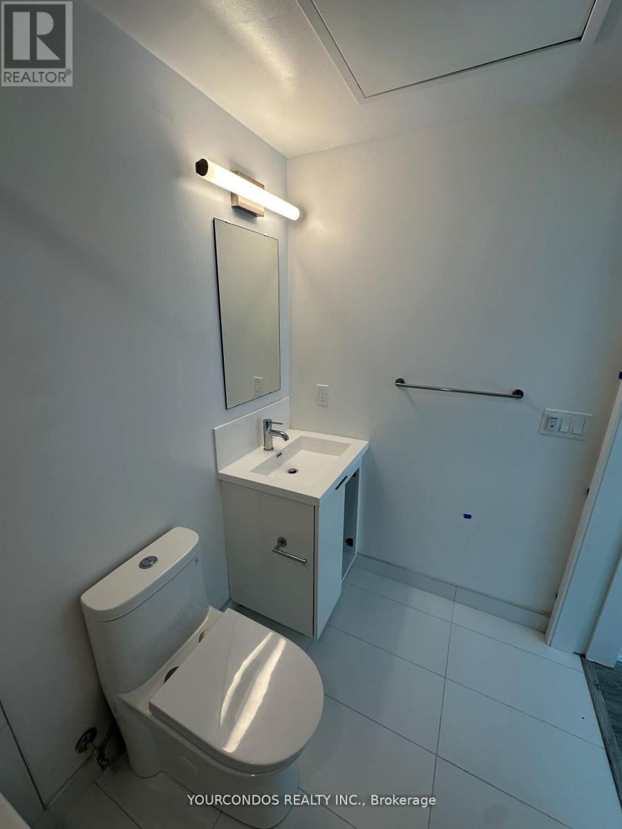 1518 - 121 St Patrick Street, Toronto, Ontario  M5T 0B8 - Photo 6 - C12956182