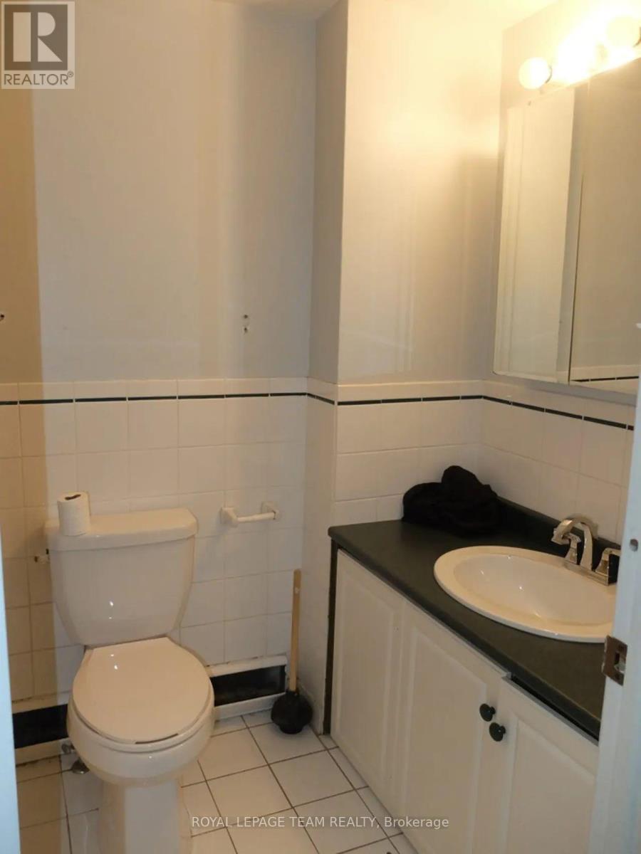 Unit B - 45 Riverdale Avenue, Ottawa, Ontario  K1S 1P9 - Photo 9 - X12956186