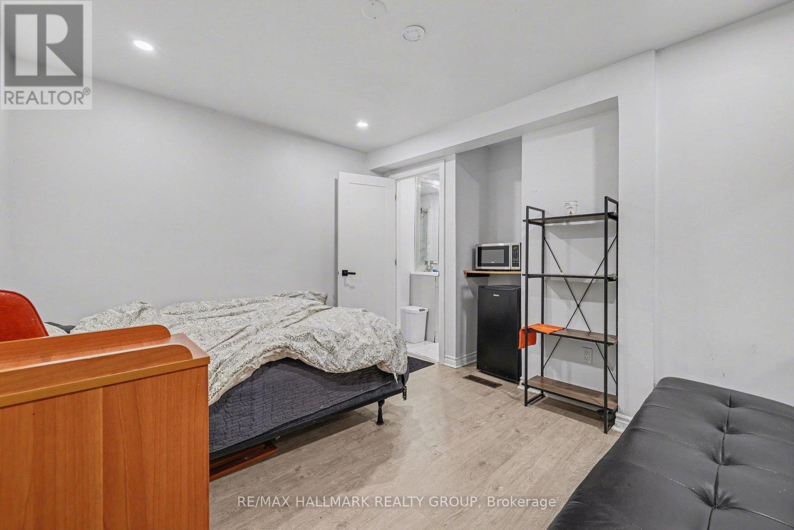 638-640 Somerset Street W, Ottawa, Ontario  K1R 5K4 - Photo 13 - X12956190