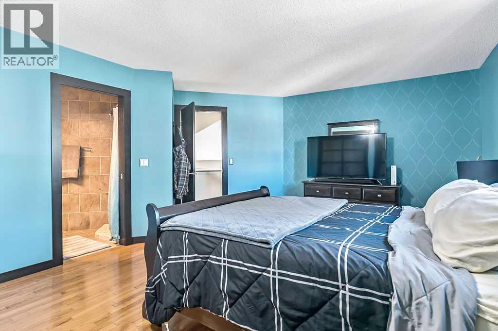 851 Mckenzie Drive SE, Calgary, Alberta  T2Z 1W3 - Photo 9 - A2291477