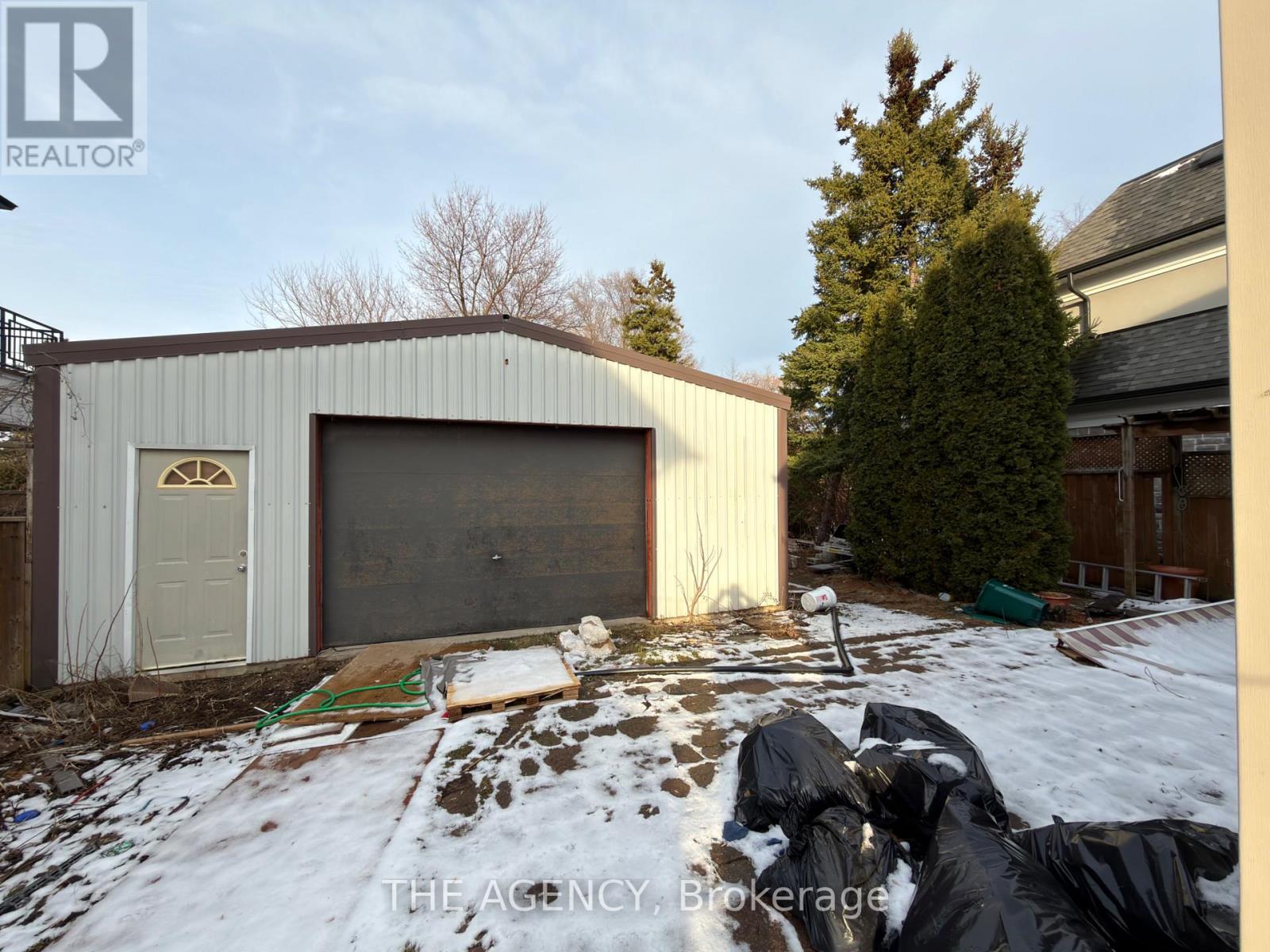 25 Earl Street, Mississauga, Ontario L5M 1N6 - Photo 5 - W12956158