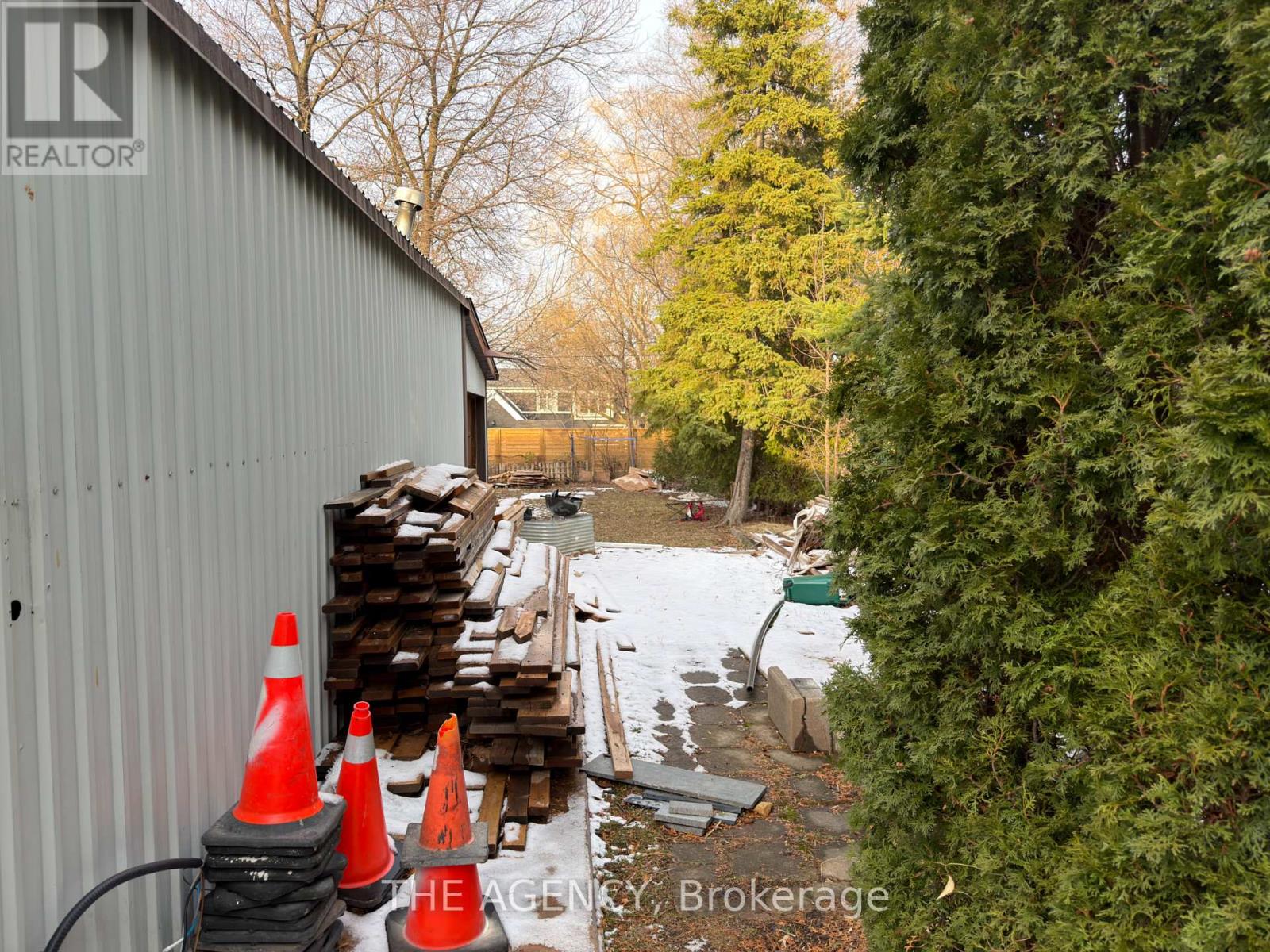 25 Earl Street, Mississauga, Ontario L5M 1N6 - Photo 6 - W12956158