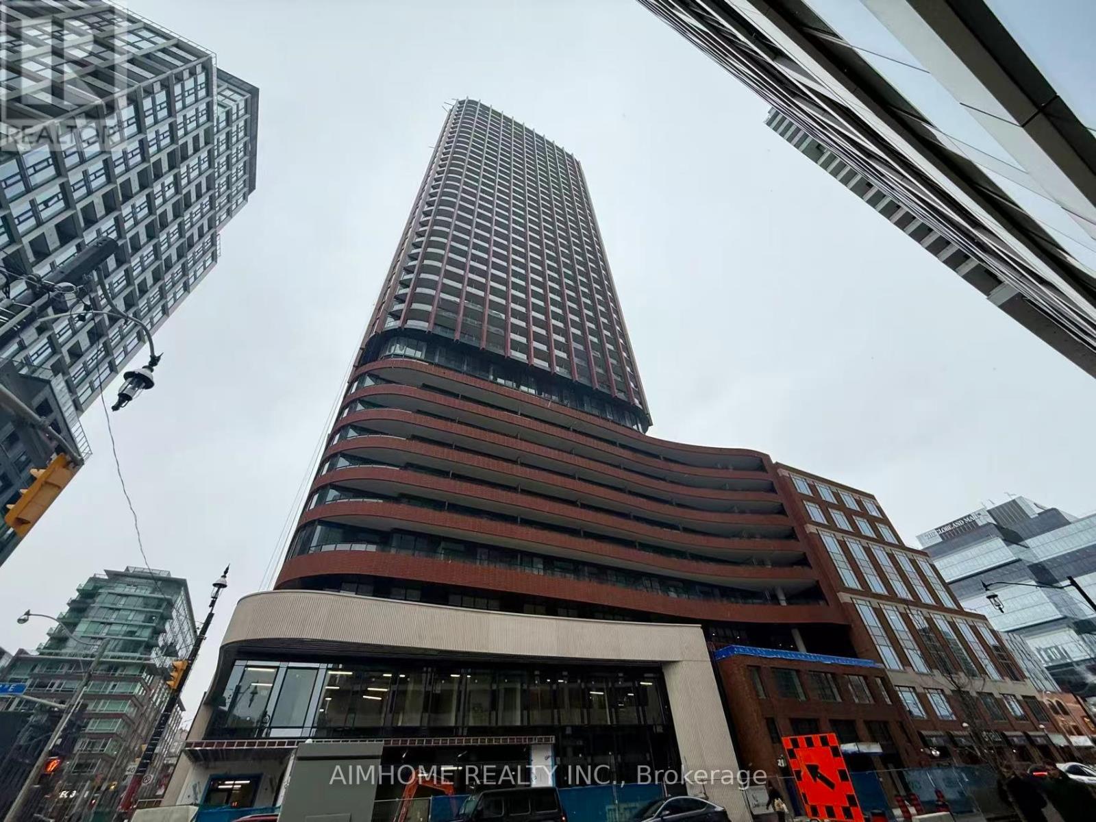 2610 - 180 Front Street E, Toronto, Ontario  M5A 0A9 - Photo 2 - C12955824