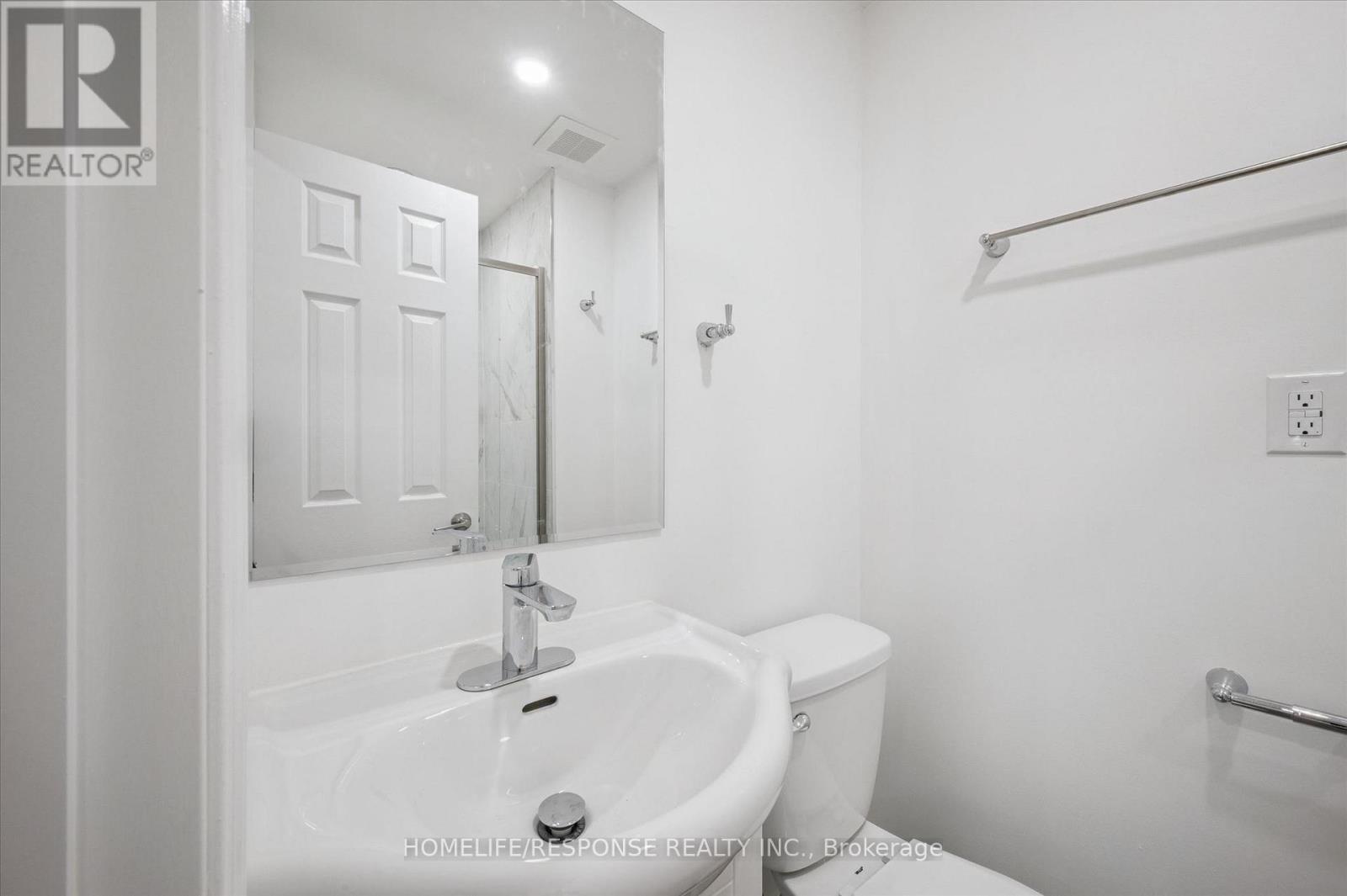 Upper - 118 Selkirk Drive, Kitchener, Ontario  N2E 1M4 - Photo 16 - X12953260